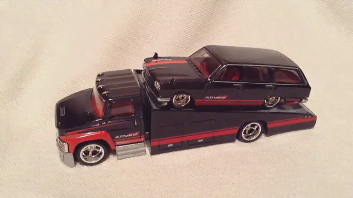 Hot Wheels 1969 Nissan Skyline Van & Carry On (2018 Car Culture Team Transport - Advan)