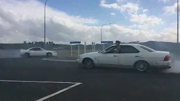 RB20E R33 vs RB20DE Neo C35 Laurel skid battle