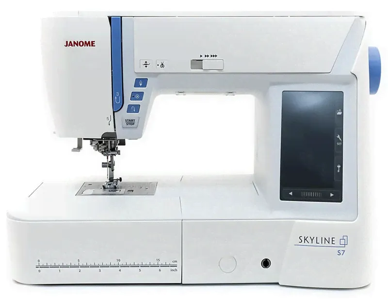 Машина швейная Janome Skyline S7